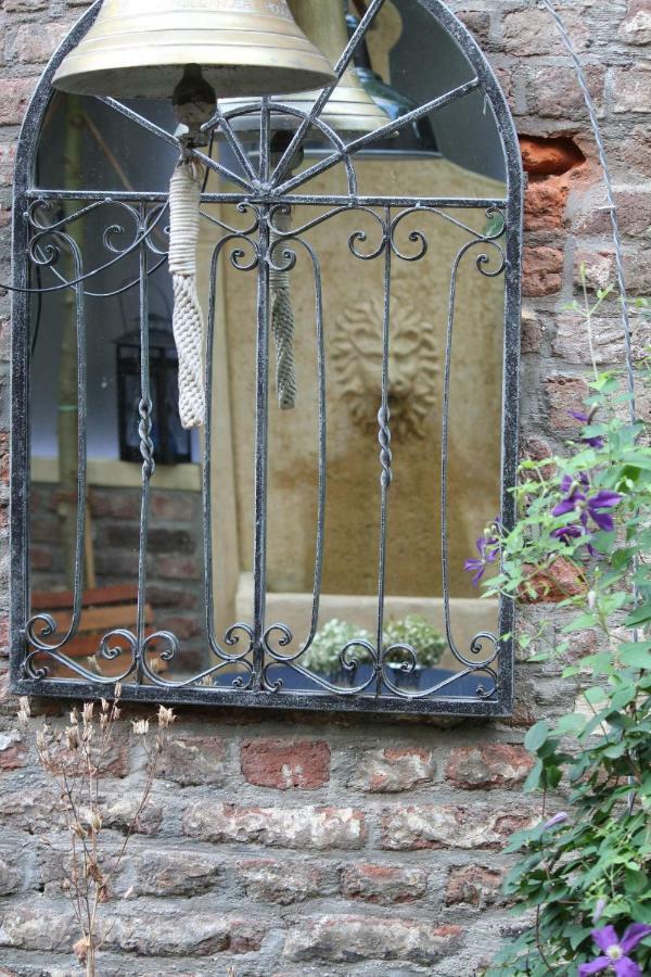 Artagnan Bed & Breakfast Маастрихт Екстериор снимка